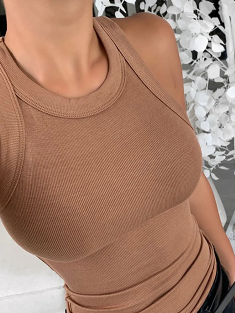 Camiseta sin mangas acanalada con cuello redondo liso para mujer